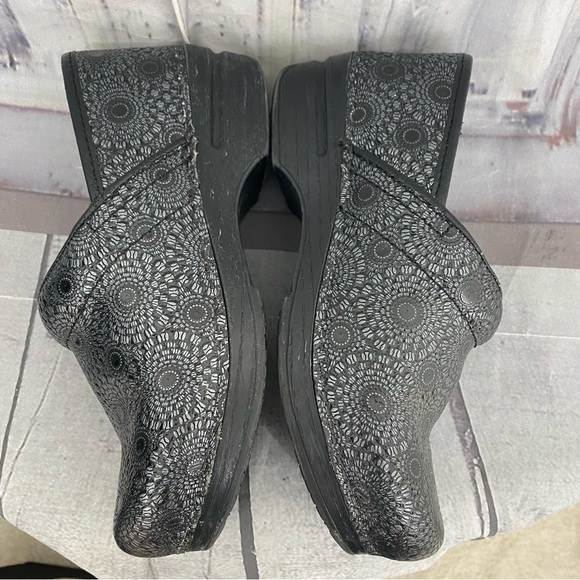 Dansko Sunburst Pewter Black Leather Professional Clogs Shoes Mules 37 6.5-7 - Picture 10 of 13